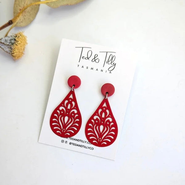 Ted & Tilly red filigree earrings