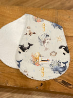 Dotti’s burp cloth with towelling back