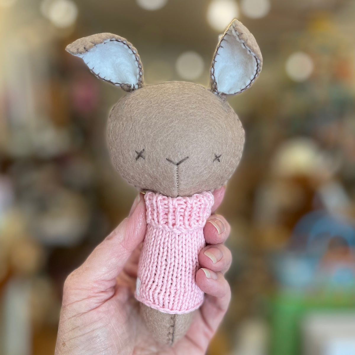 Felt rattle by Mopebi – Lily & Dot