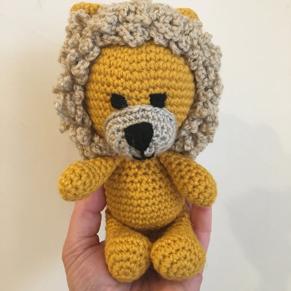 Crochet lion by Shane